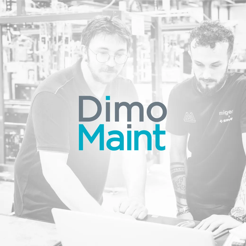 Deux techniciens Migen devant un ordinateur, logo DimoMaint au premier plan