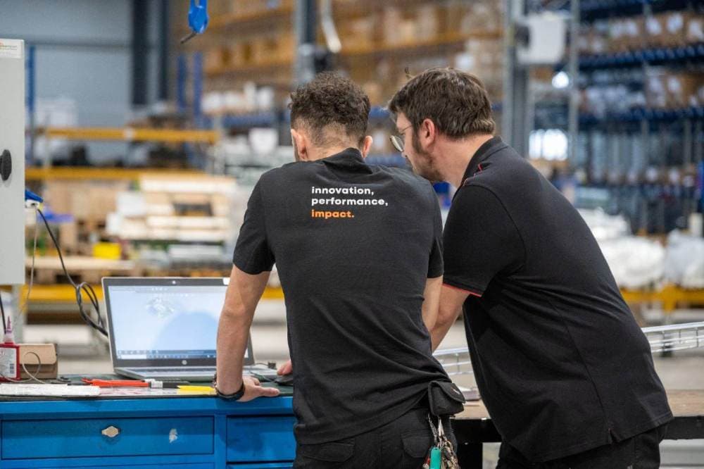 Techniciens migen sur site