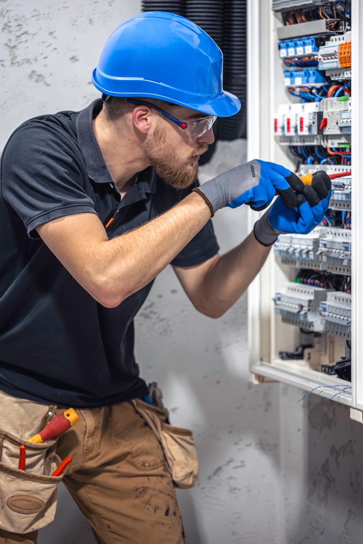 Maintenance électrique industrielle : le défaut trouvé avant qu’il ne coupe la ligne